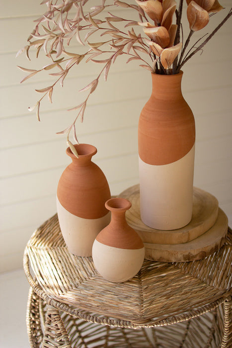 Stylish Floral Arrangements with Set of 3 Ivory-Dipped Clay Vases