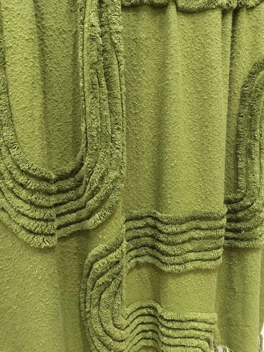 GREEN Tufted Throw